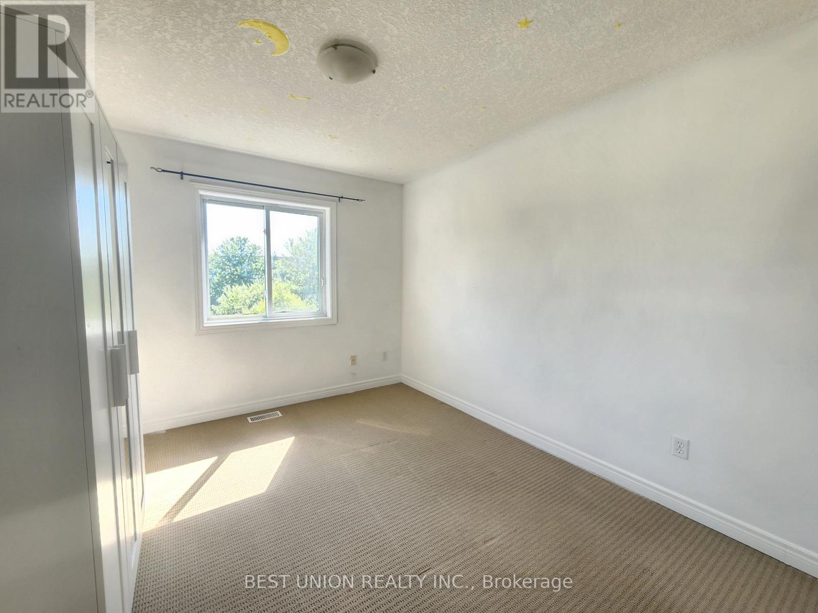 27 - 468 Doon Drive S Property Photo 3
