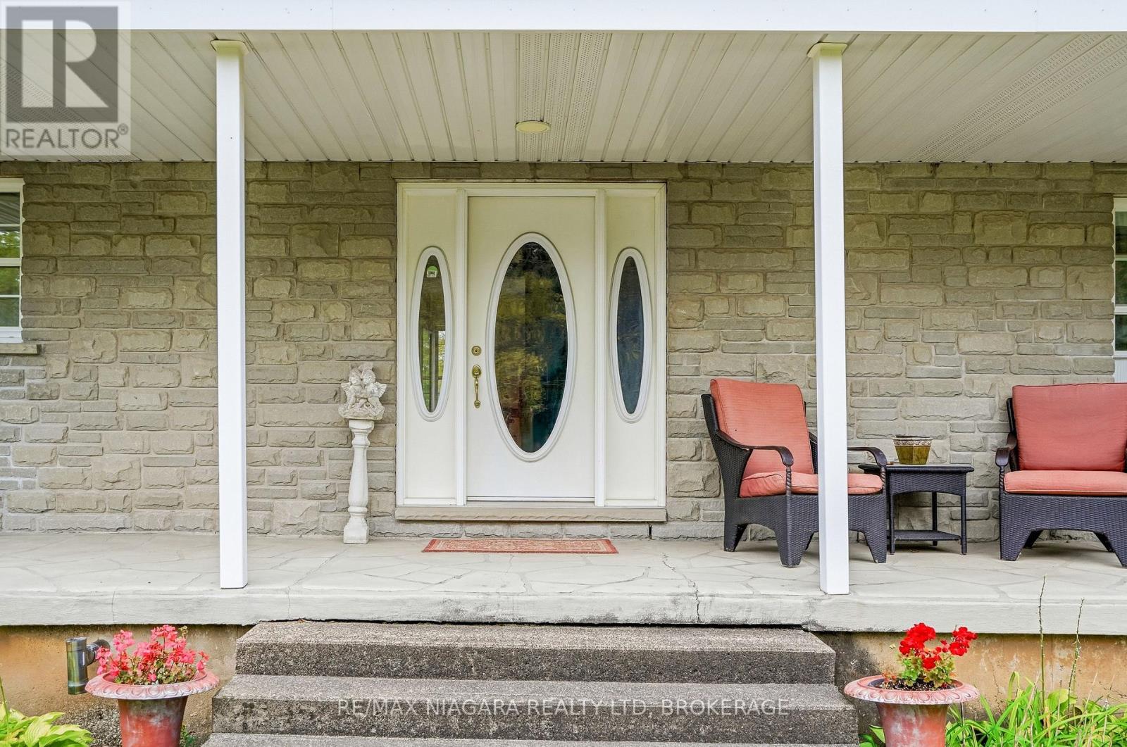 6585 Steele Street Property Photo 10