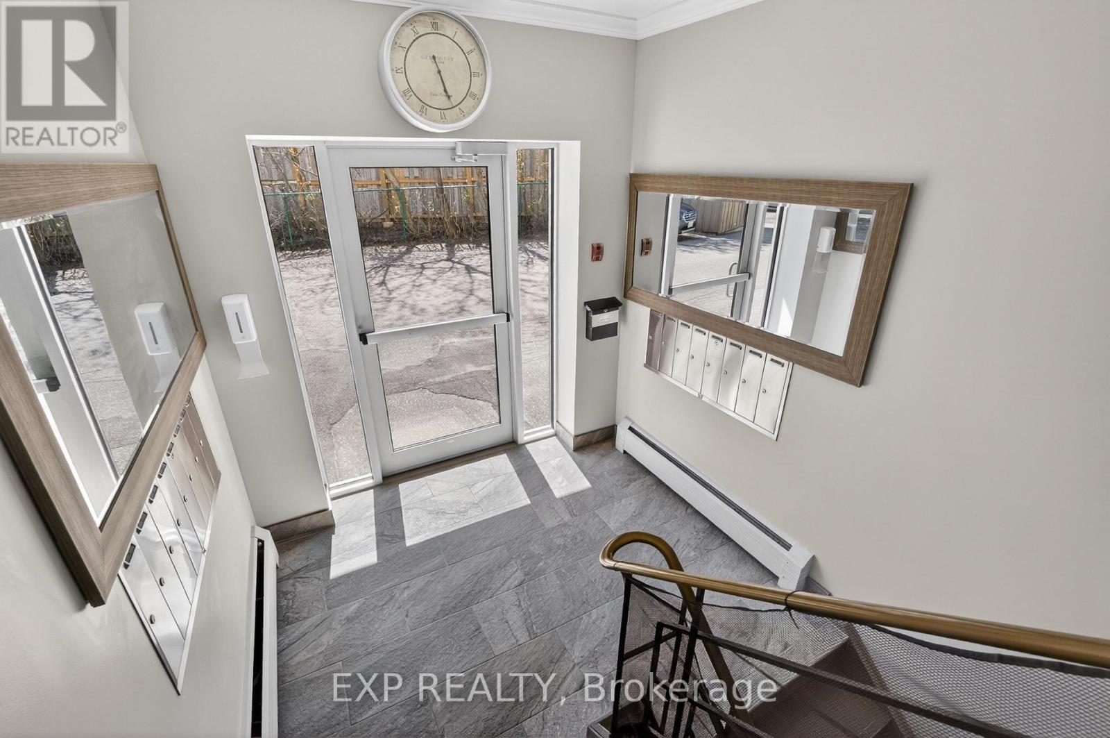 81 Kenwood Drive Property Photo 6