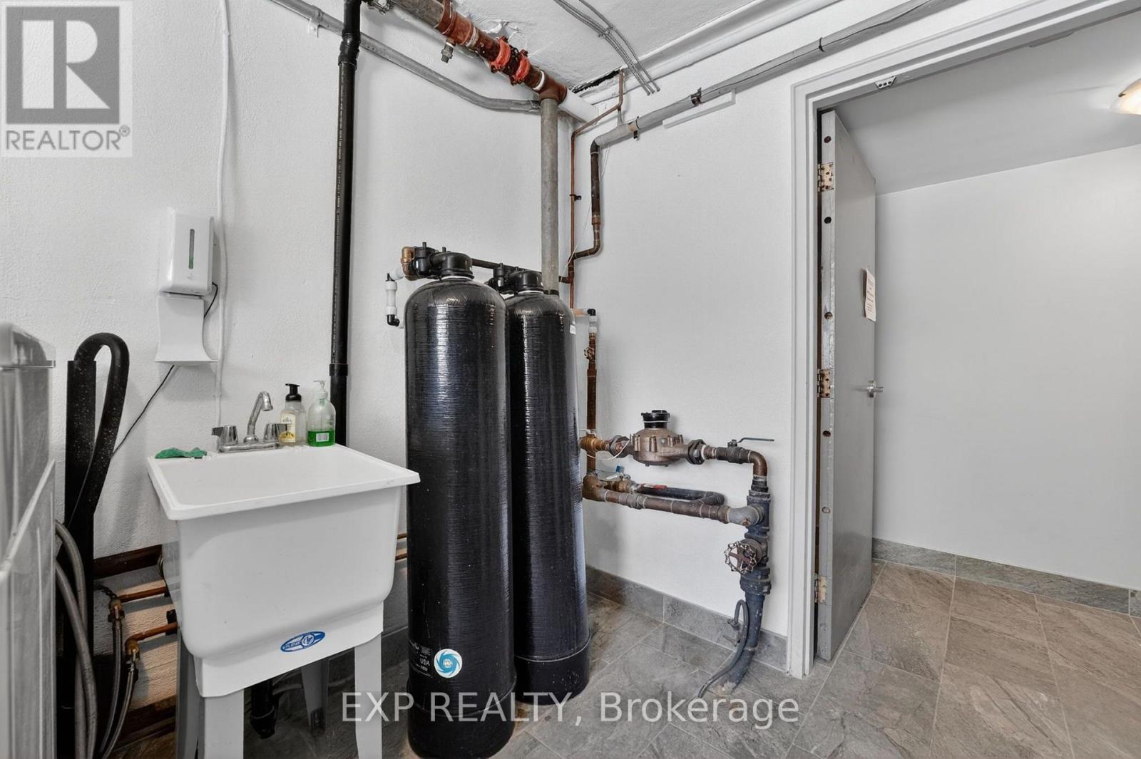 81 Kenwood Drive Property Photo 22