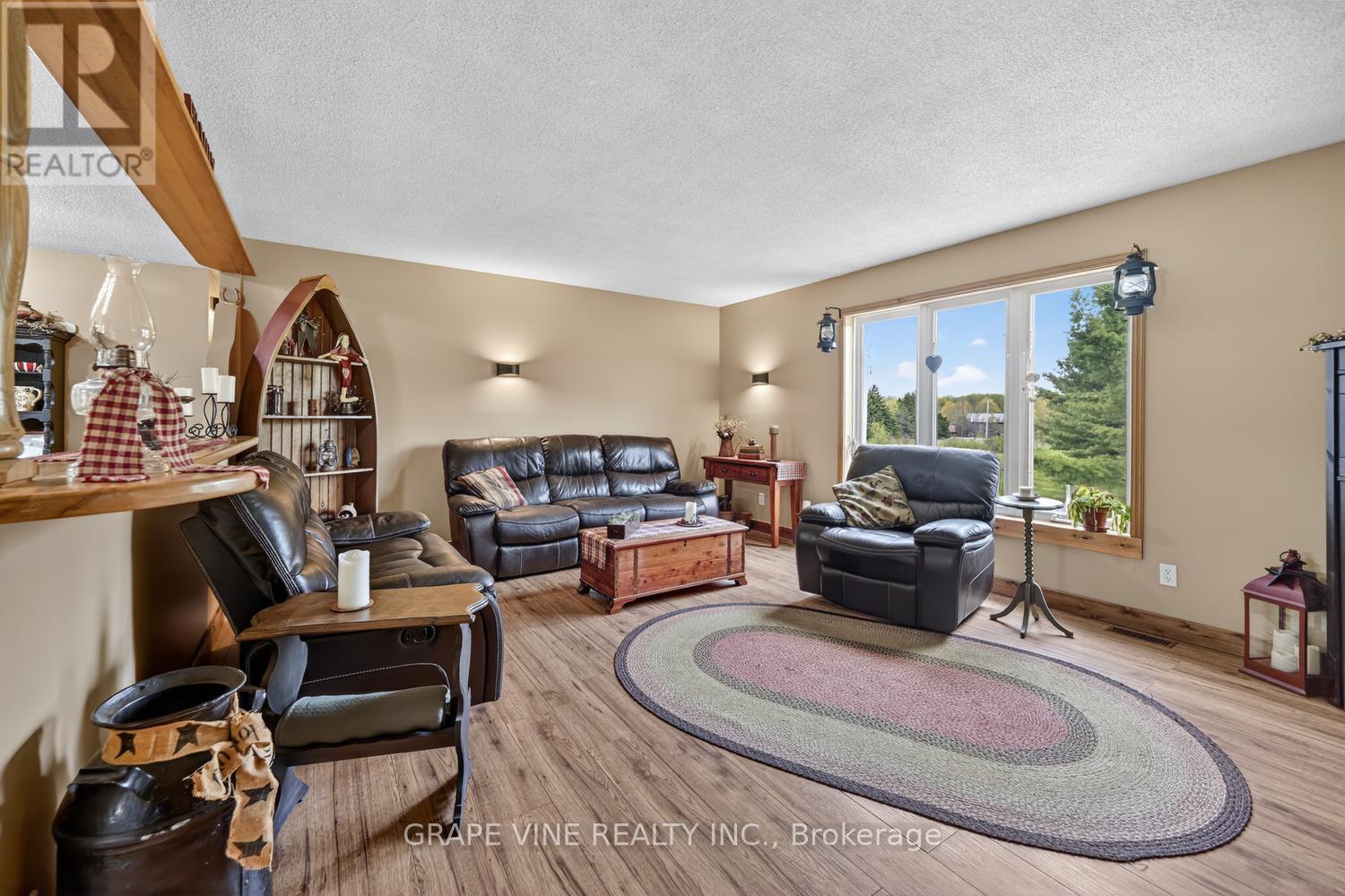 842 Port Elmsley Road Property Photo 2