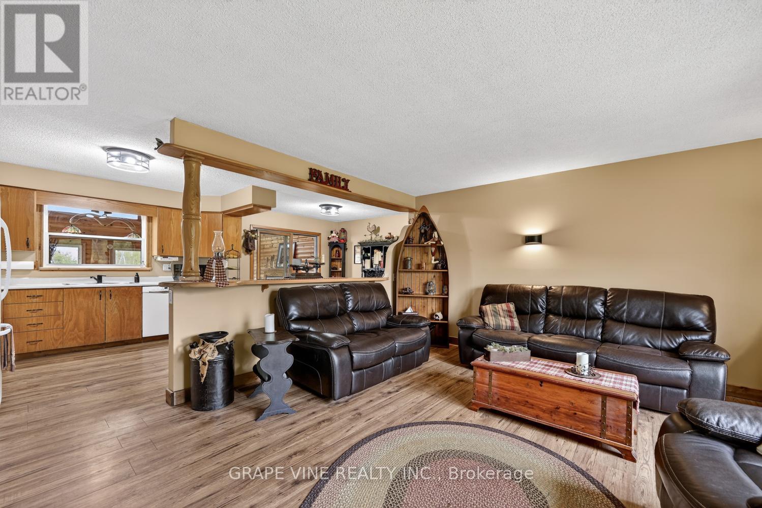 842 Port Elmsley Road Property Photo 3