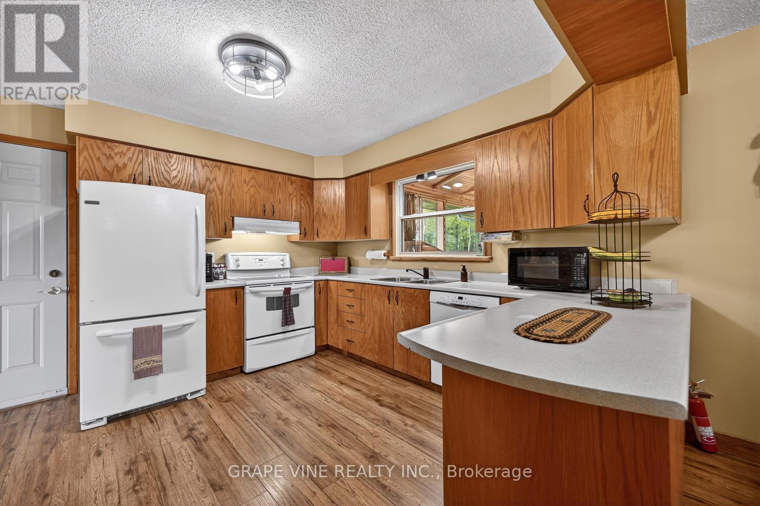842 Port Elmsley Road Property Photo 4