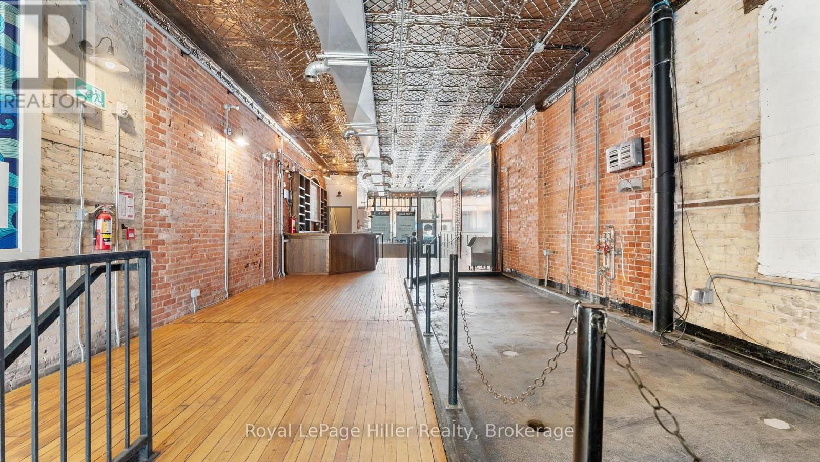 21 Market Place Property Photo 7