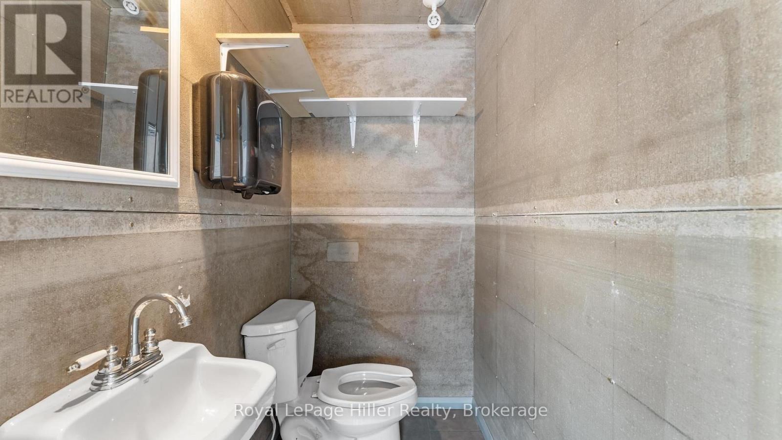 21 Market Place Property Photo 20