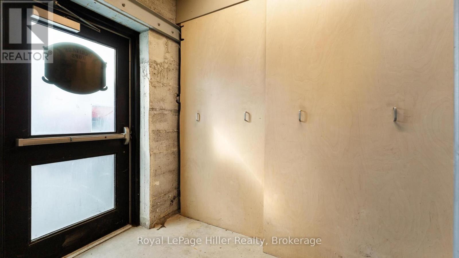 21 Market Place Property Photo 22