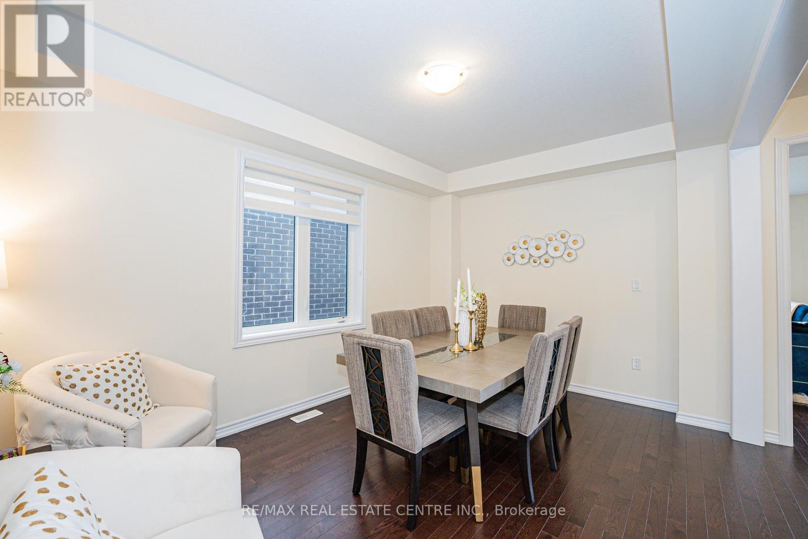22 Oaktree Drive Property Photo 6