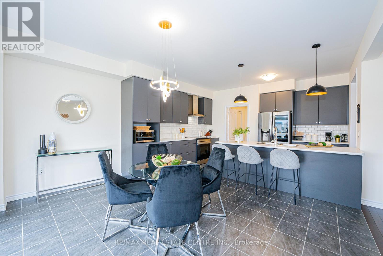 22 Oaktree Drive Property Photo 13