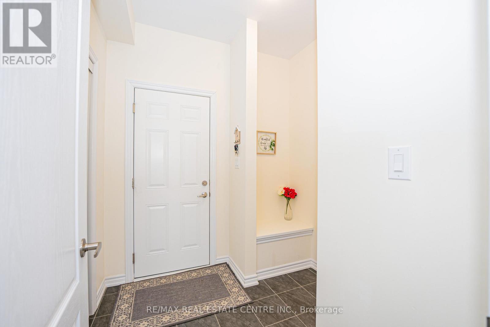 22 Oaktree Drive Property Photo 18