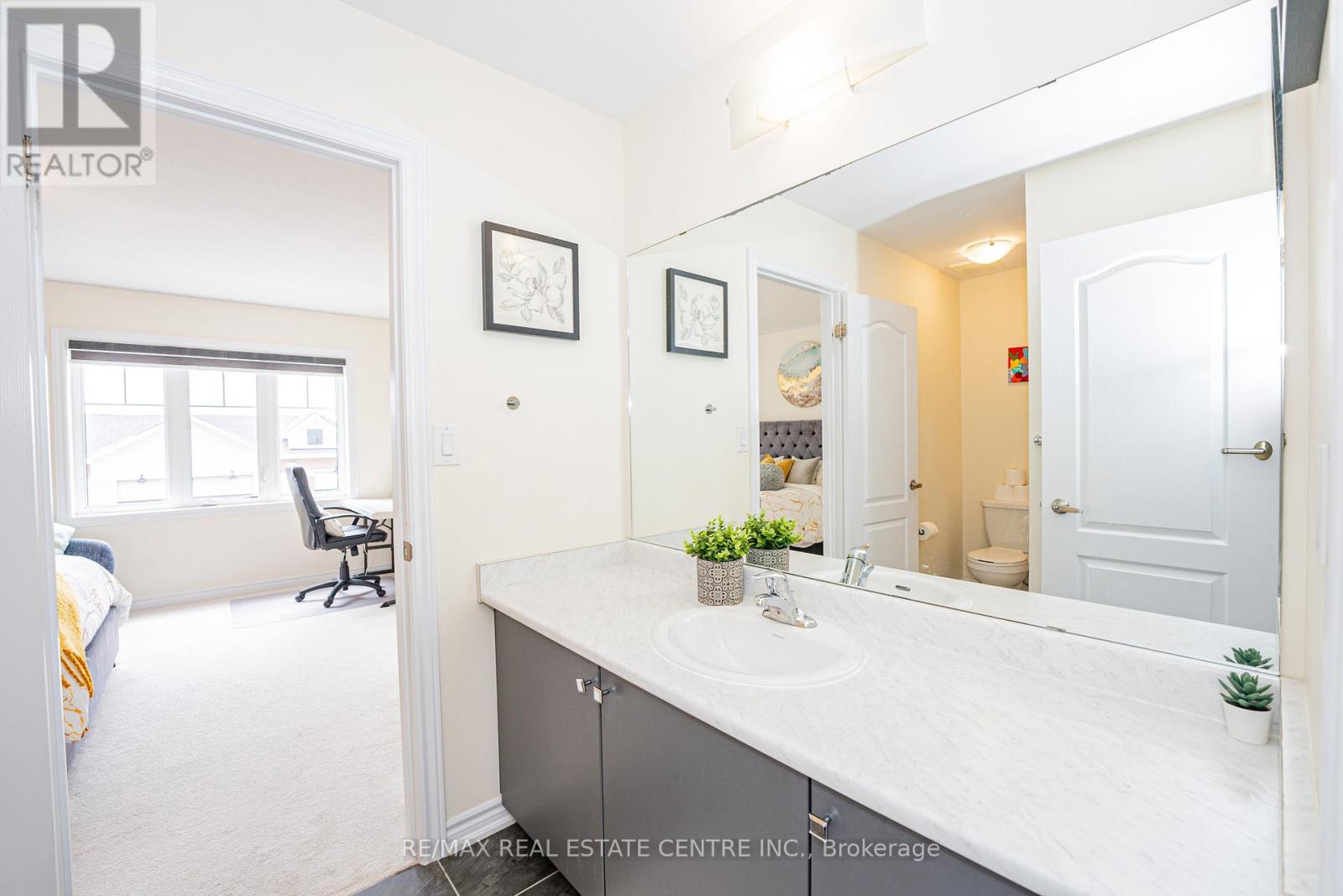 22 Oaktree Drive Property Photo 32