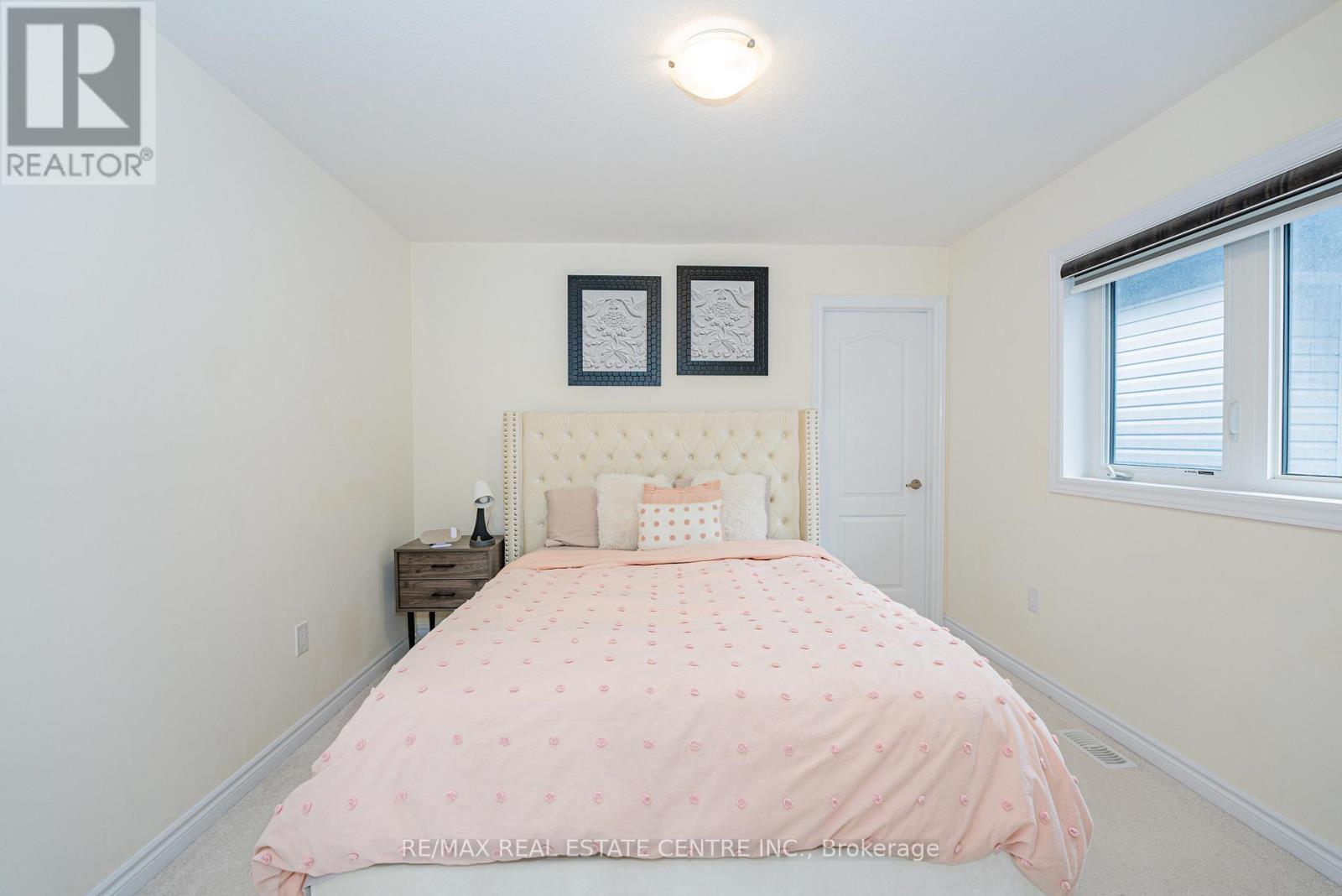 22 Oaktree Drive Property Photo 34