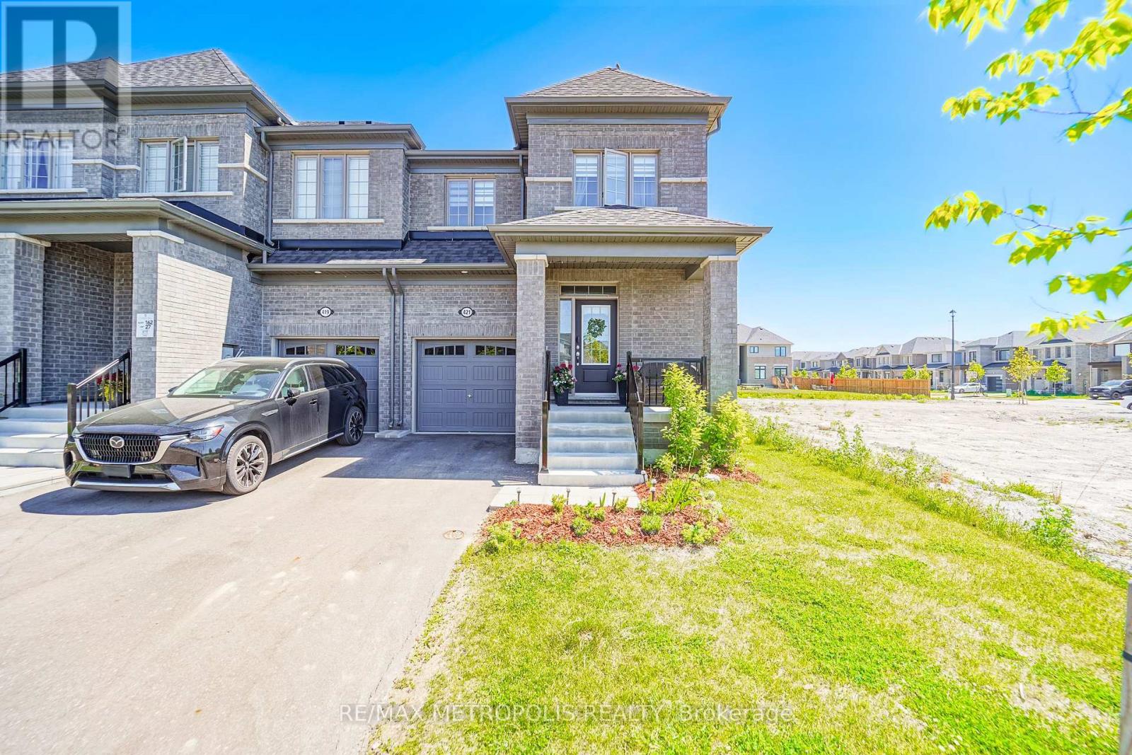 421 Trevor Street Property Photo 14