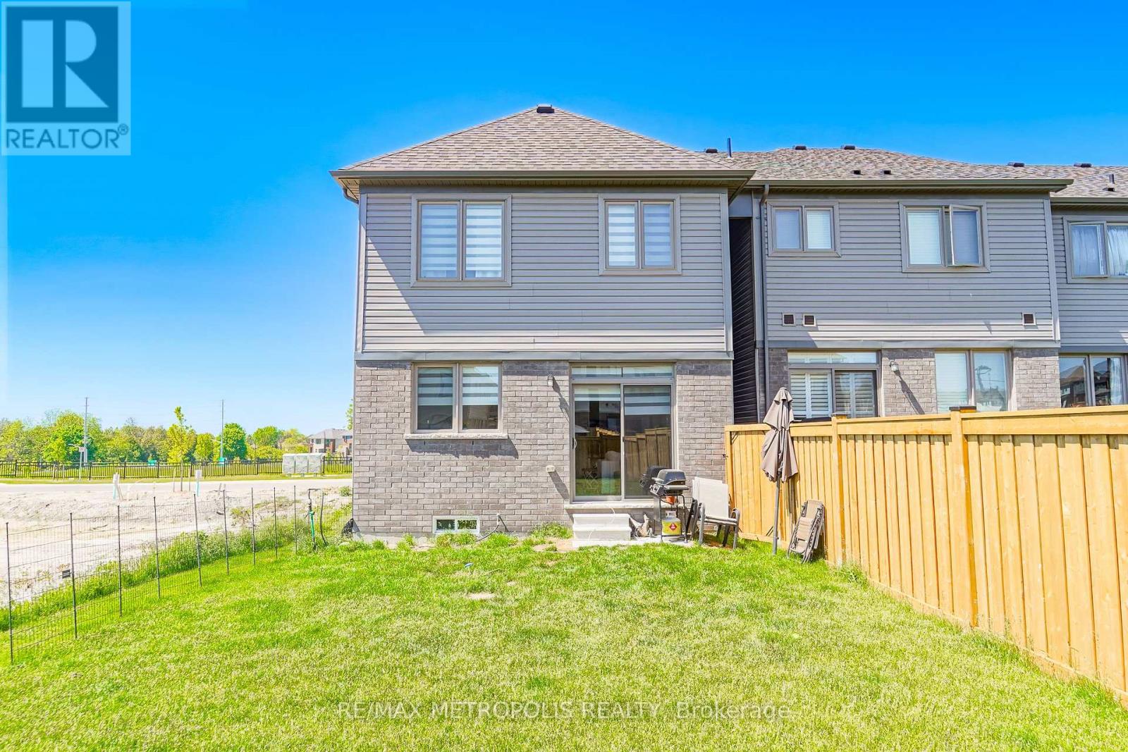 421 Trevor Street Property Photo 18