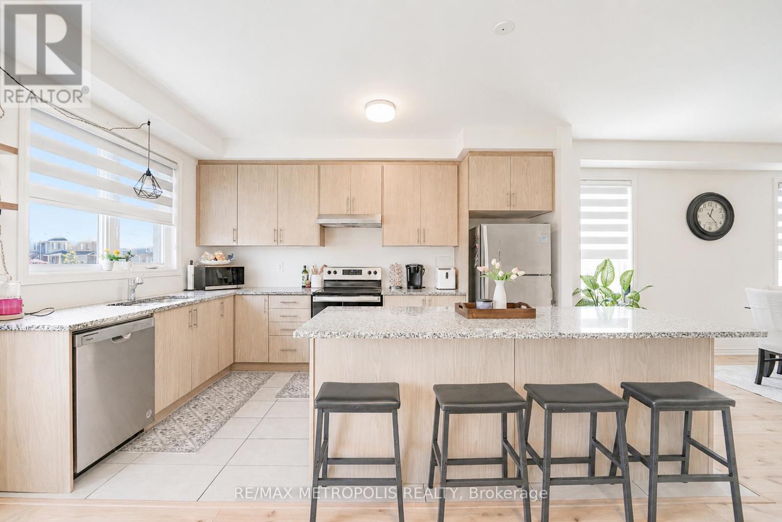 421 Trevor Street Property Photo 27