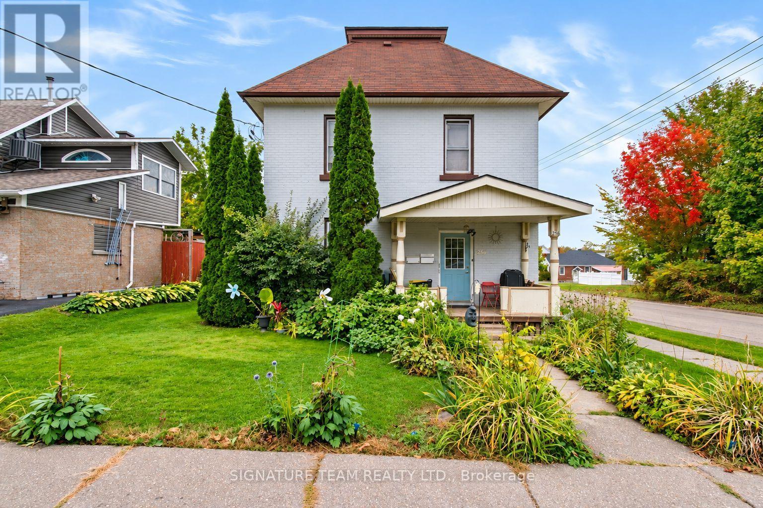 256 Maple Avenue Property Photo 1