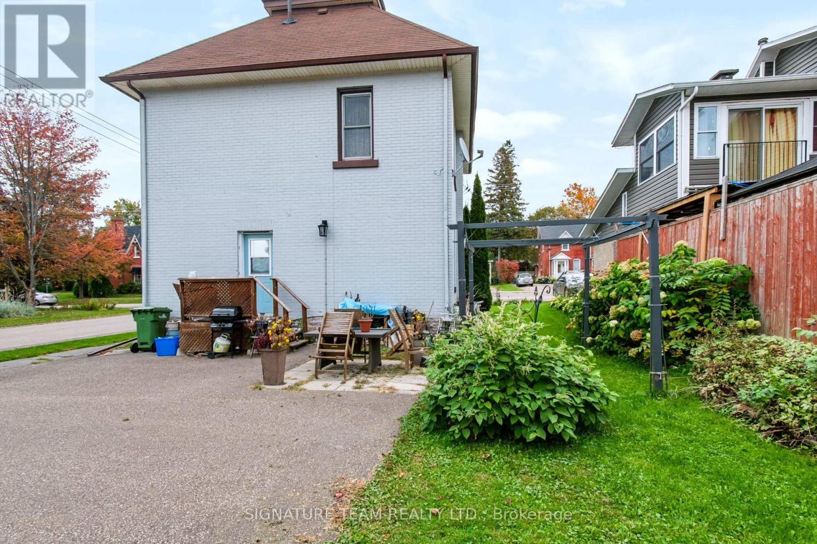 256 Maple Avenue Property Photo 6
