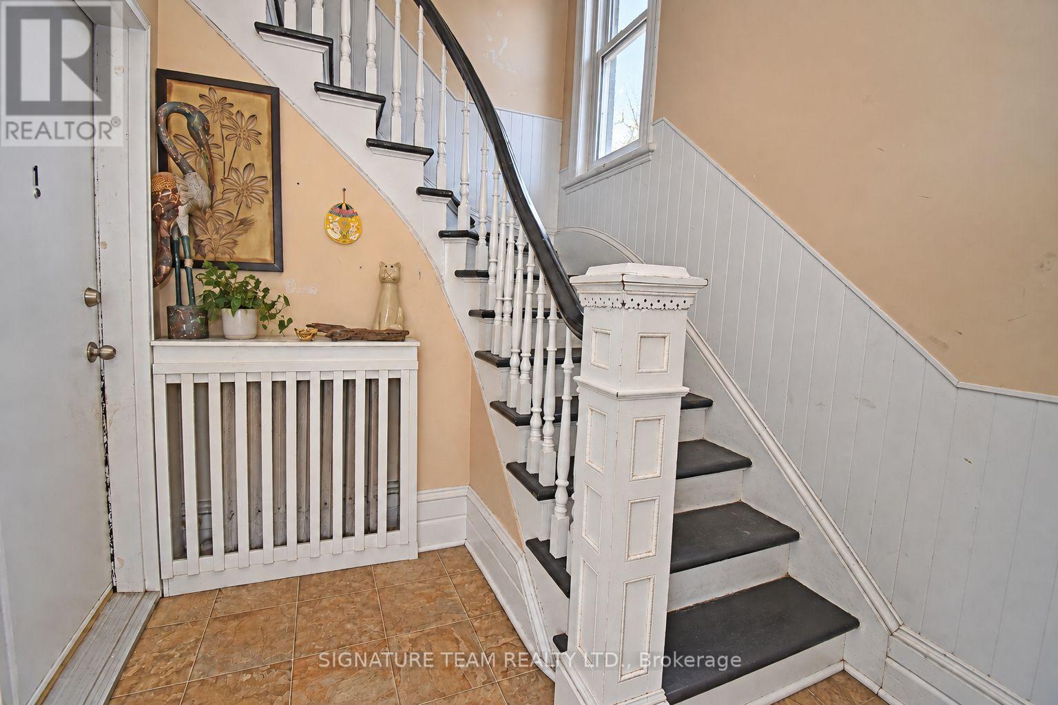 256 Maple Avenue Property Photo 7