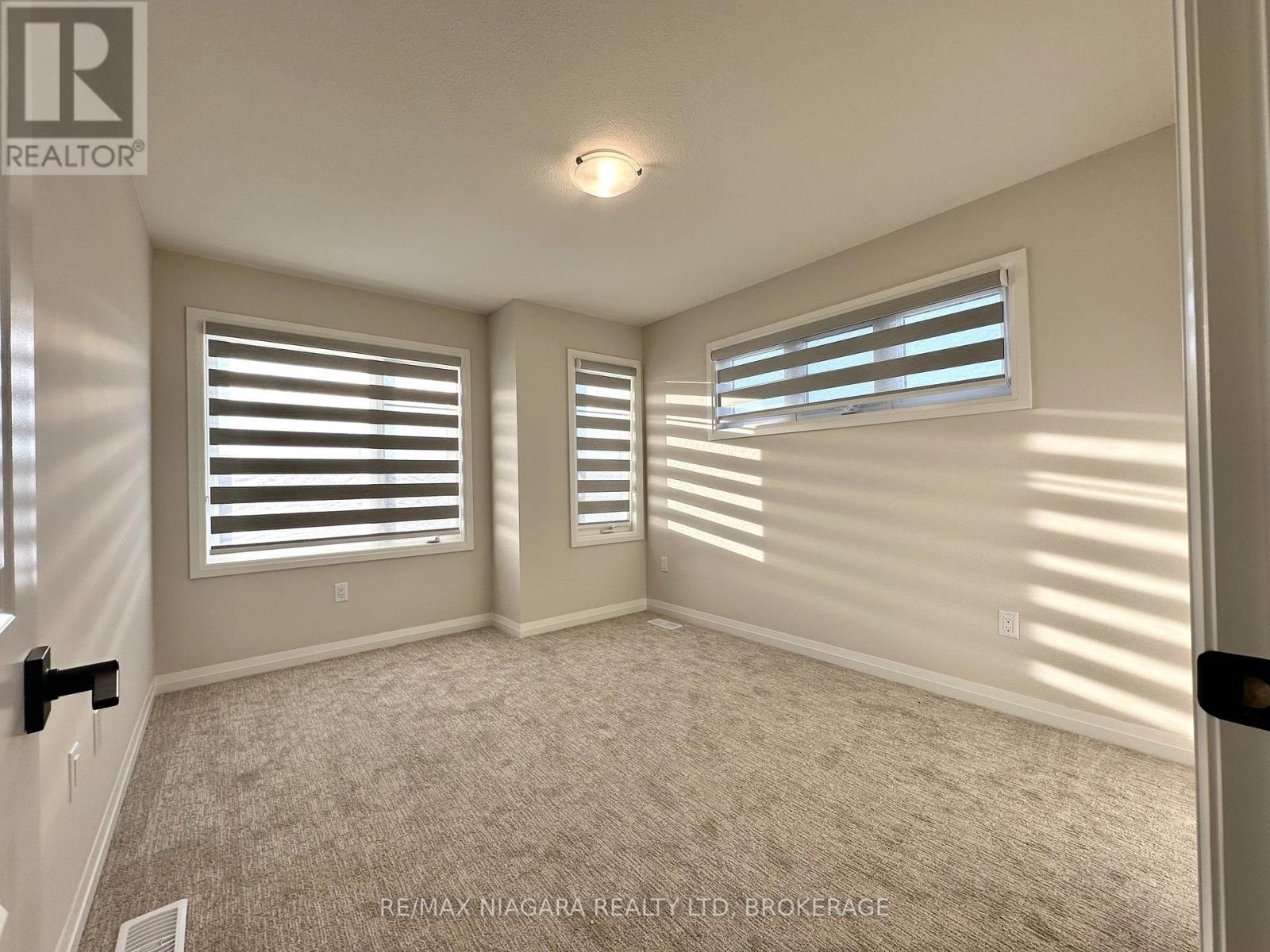 49 Saffron Way Property Photo 10