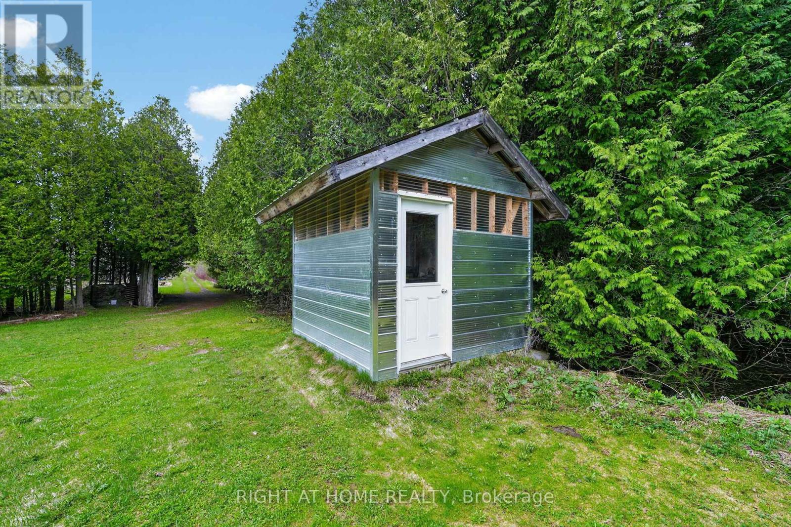 636671 Euphrasia-holland Townline Property Photo 9