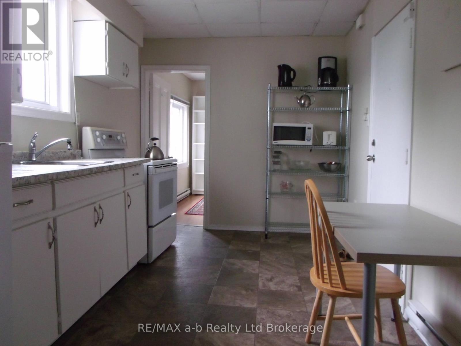 1 - 350 Dundas Street Property Photo 3