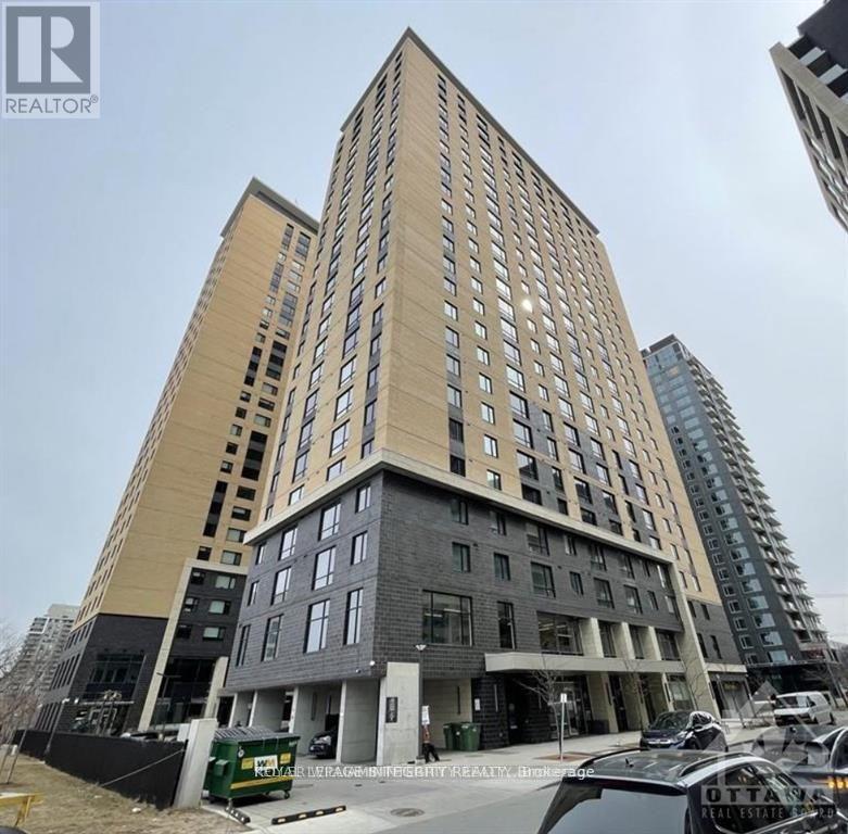 1812 - 105 CHAMPAGNE AVENUE Property Photo 1