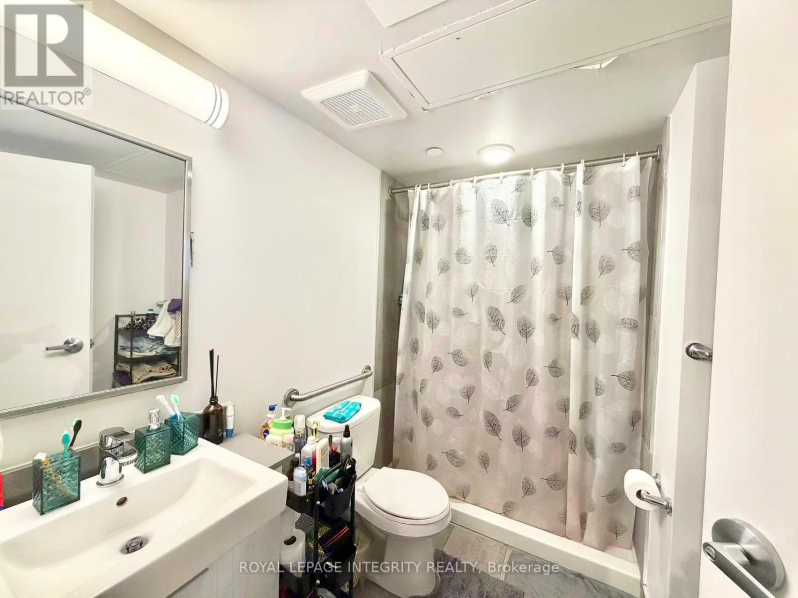 1812 - 105 Champagne Avenue Property Photo 12