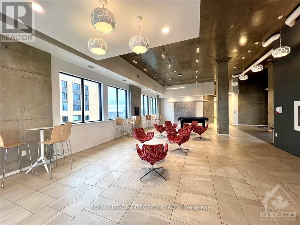 1812 - 105 Champagne Avenue Property Photo 17