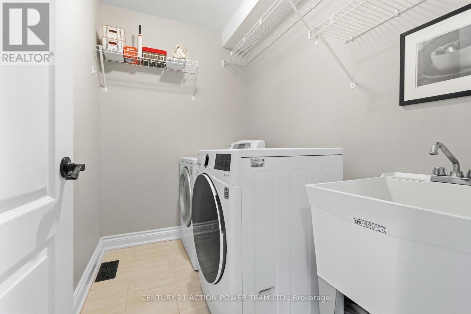1032 Sheenboro Crescent Property Photo 9