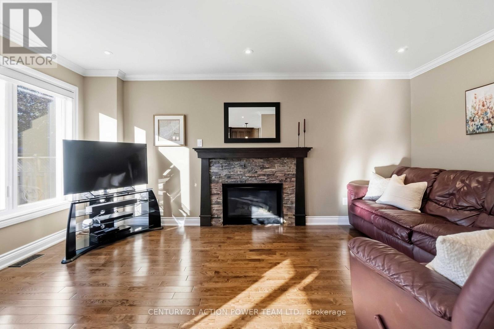1032 Sheenboro Crescent Property Photo 15