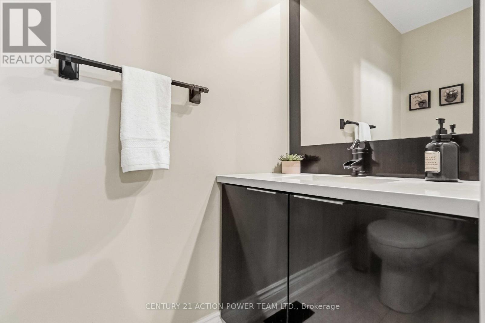 1032 Sheenboro Crescent Property Photo 31