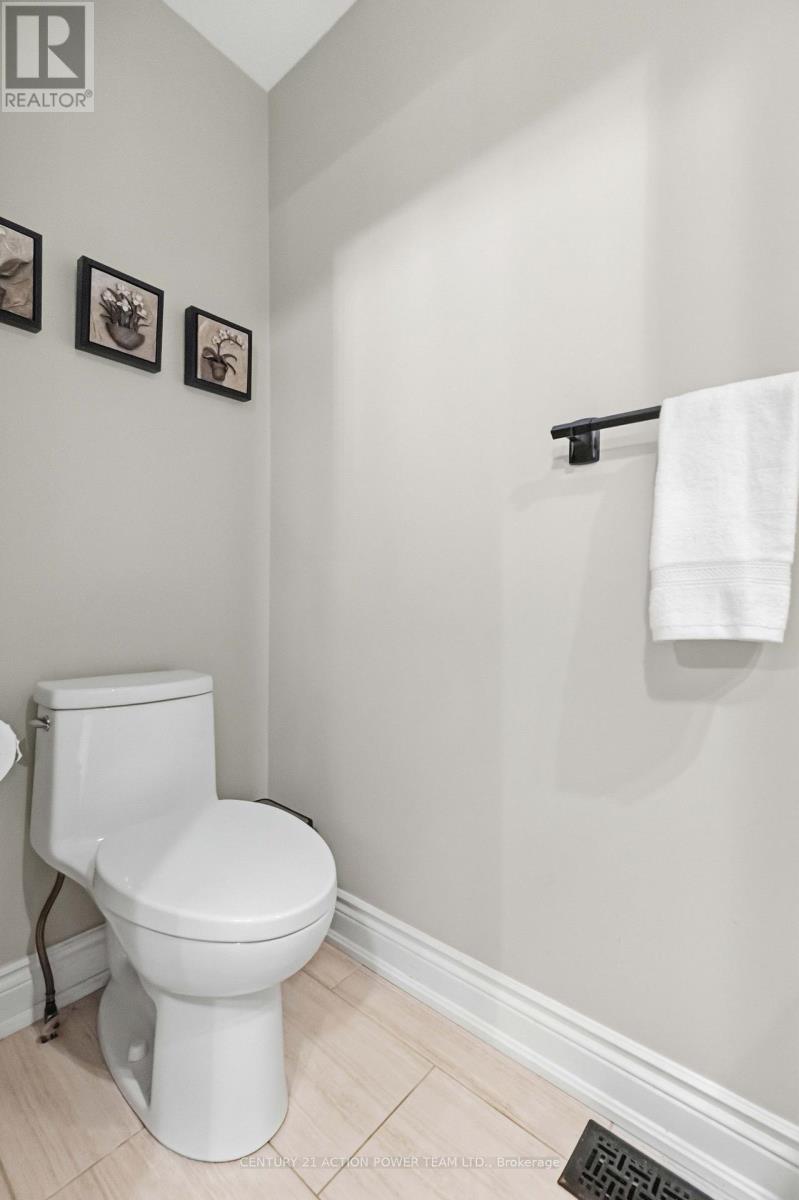 1032 Sheenboro Crescent Property Photo 32