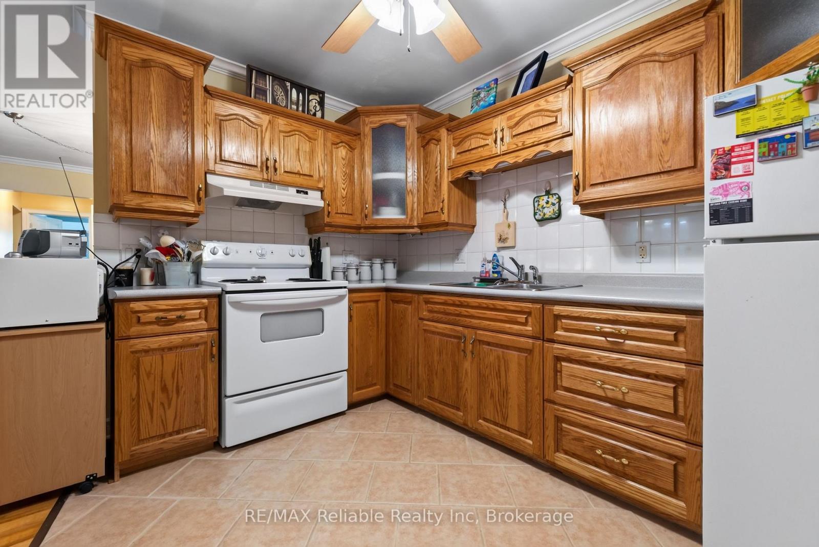 154&156 Princess Street E Property Photo 7