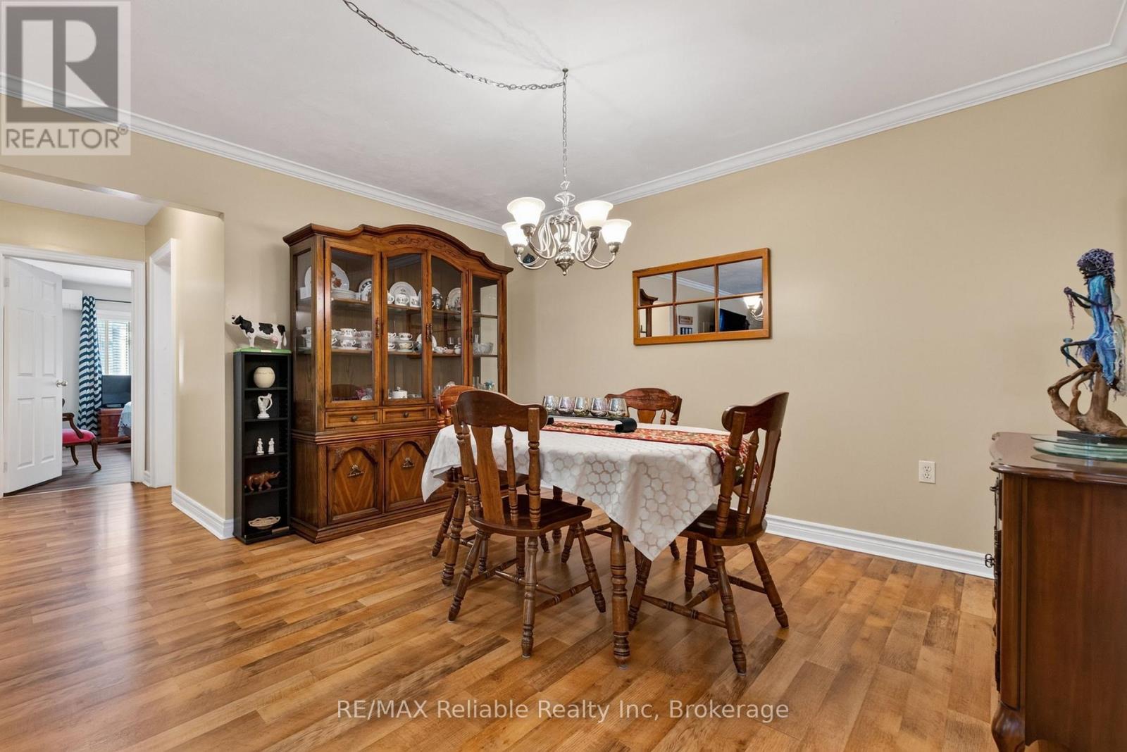 154&156 Princess Street E Property Photo 13