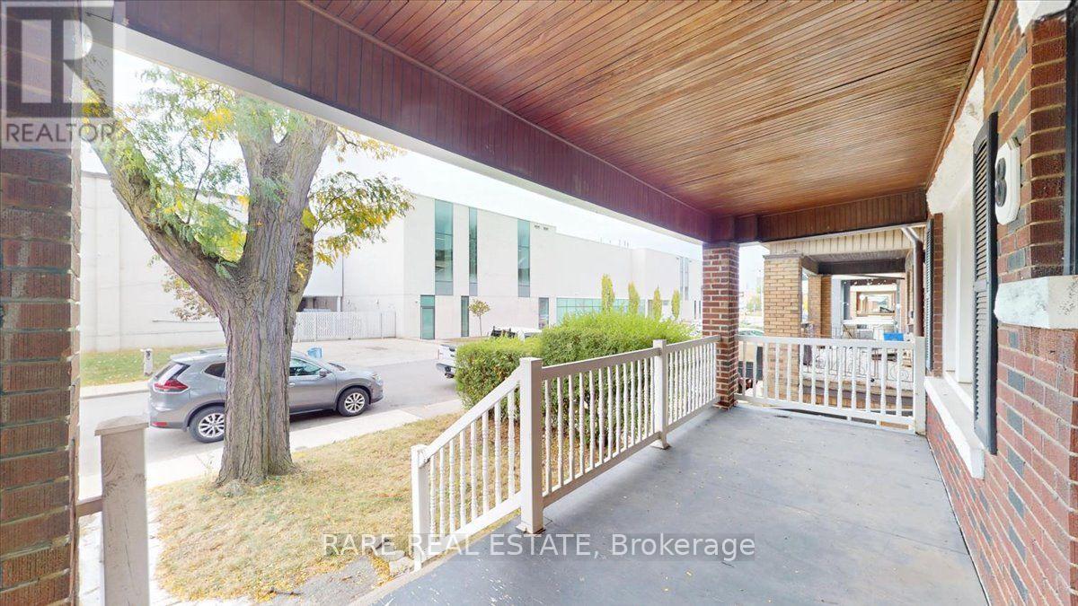 2 - 8 Balsam Avenue N Property Photo 3