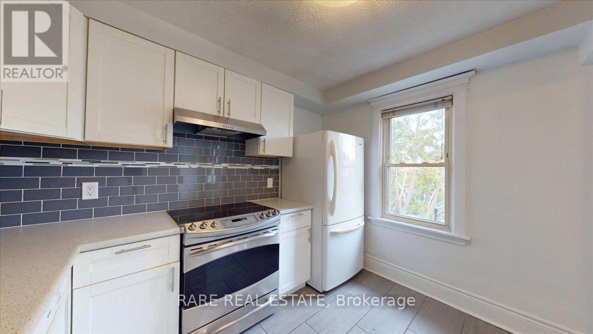 2 - 8 Balsam Avenue N Property Photo 10