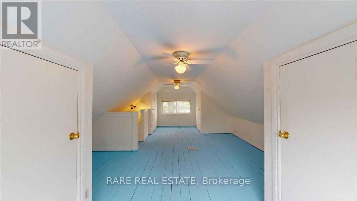 2 - 8 Balsam Avenue N Property Photo 11