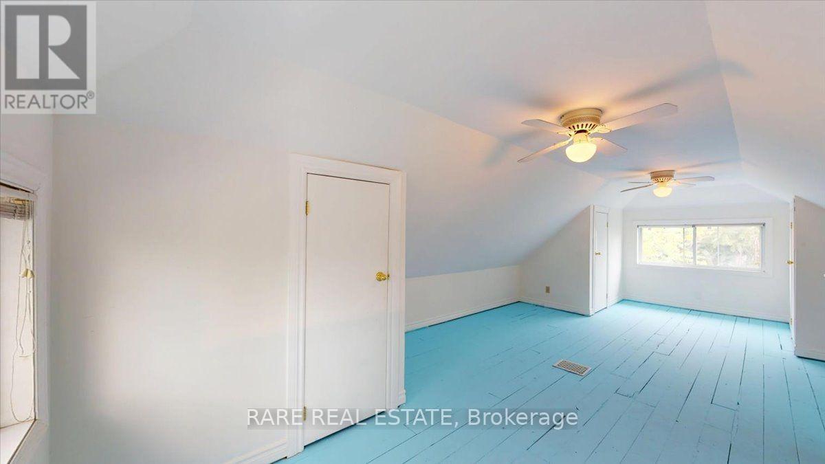 2 - 8 Balsam Avenue N Property Photo 13