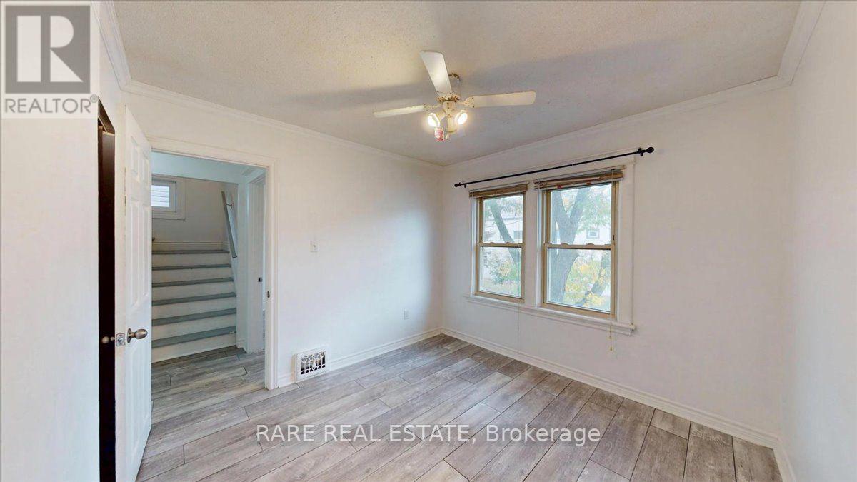2 - 8 Balsam Avenue N Property Photo 20