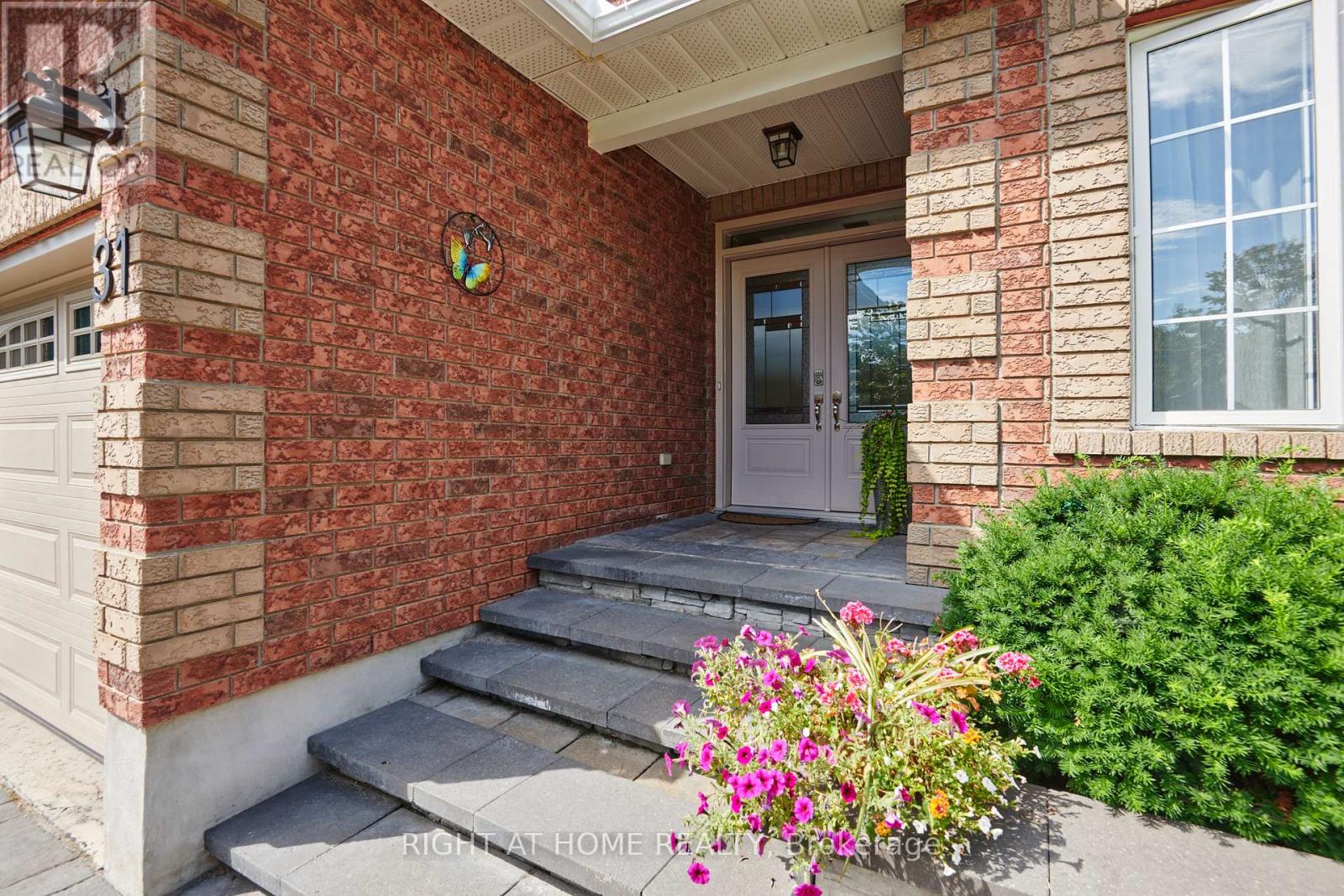 31 Forillon Crescent Property Photo 5