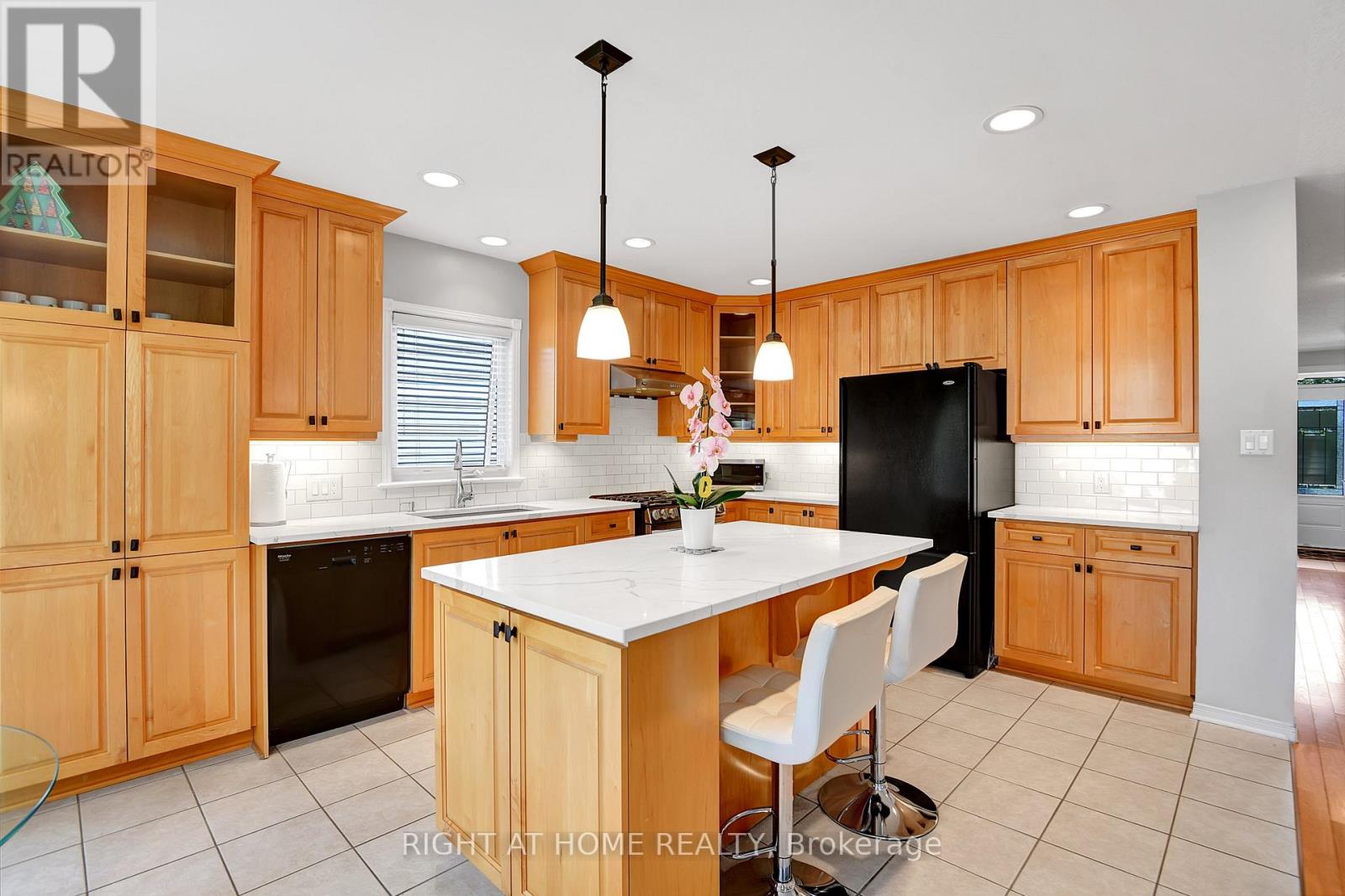 31 Forillon Crescent Property Photo 16