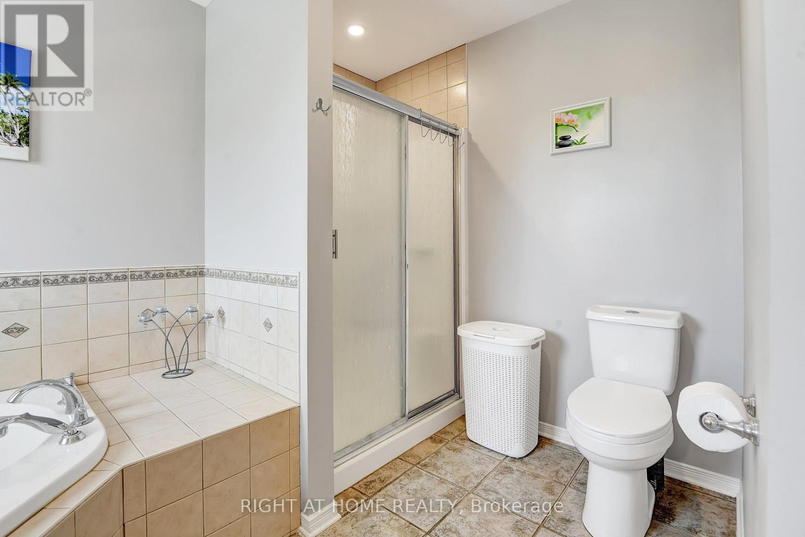 31 Forillon Crescent Property Photo 28