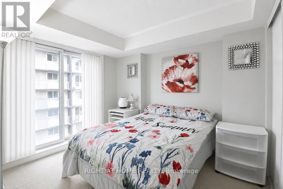711 - 138 Somerset Street W Property Photo 8