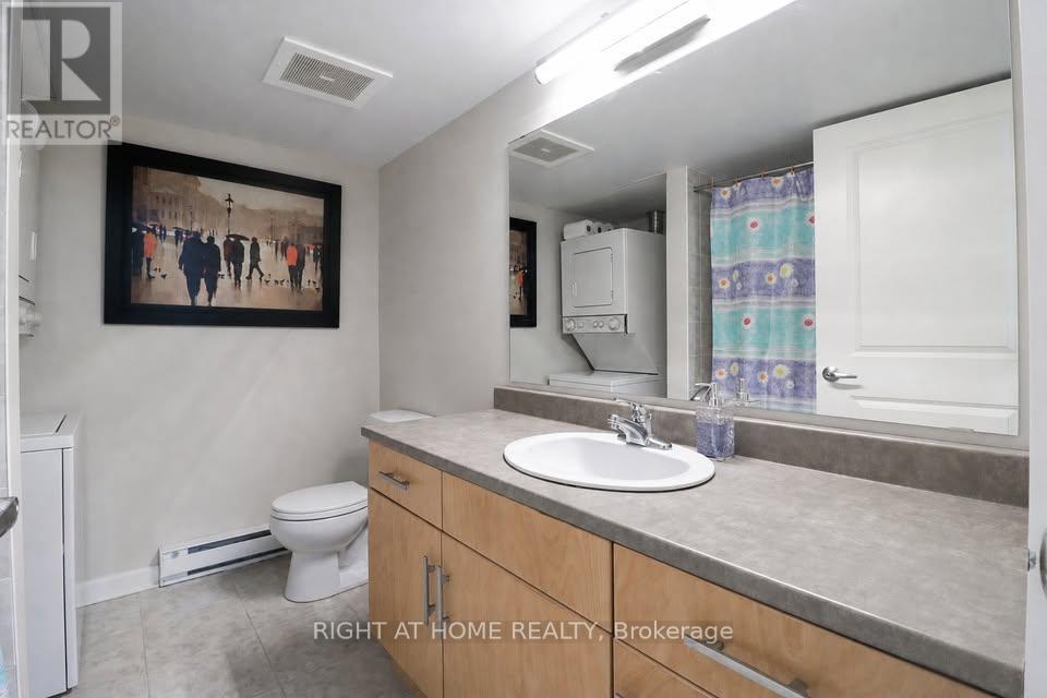 711 - 138 Somerset Street W Property Photo 10
