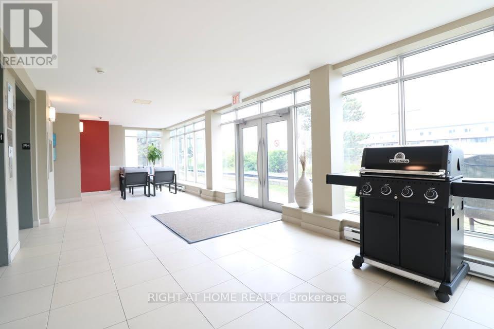 711 - 138 Somerset Street W Property Photo 14