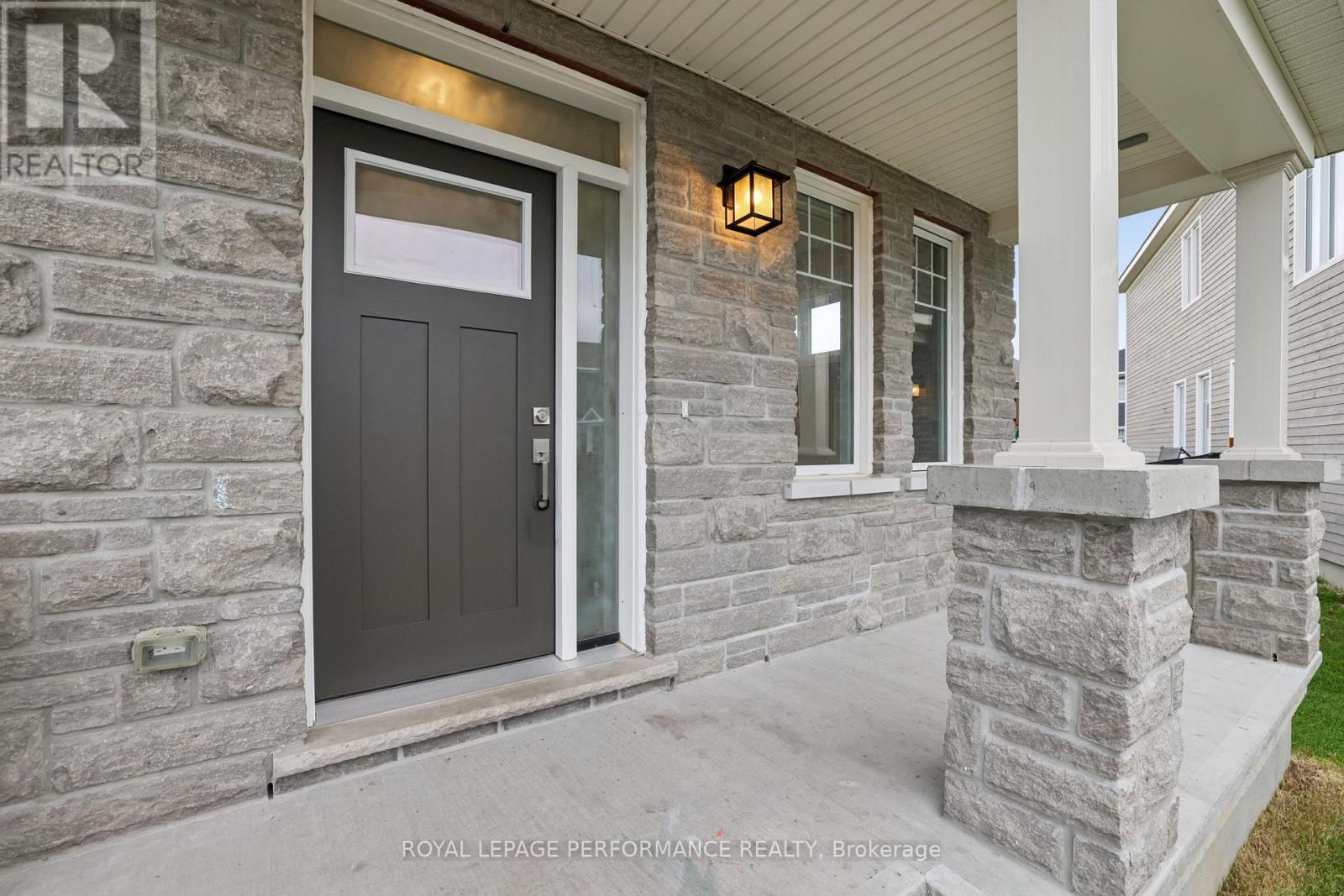 85 Hackamore Crescent Property Photo 4