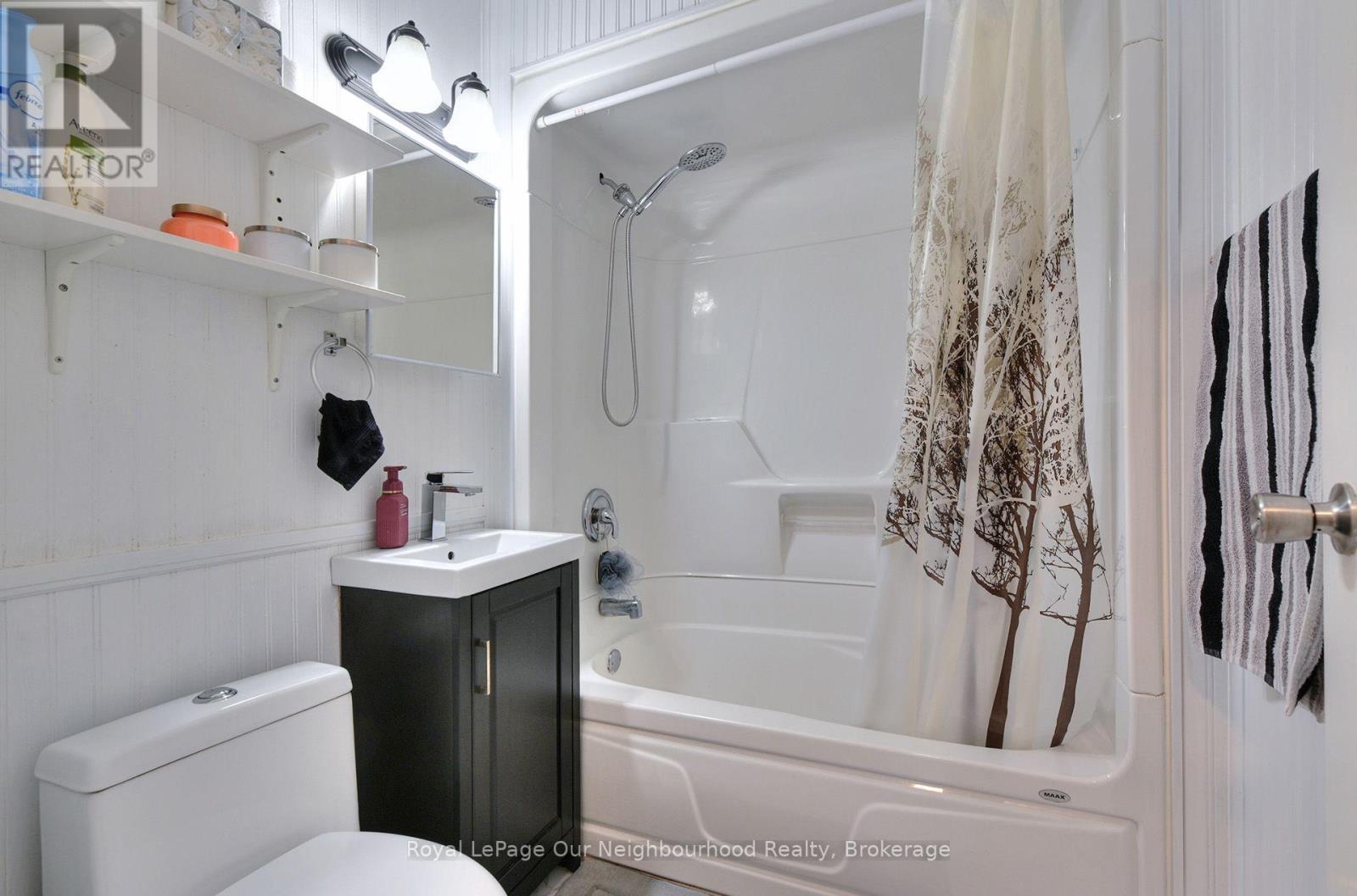 760 New Romaine Street Property Photo 12
