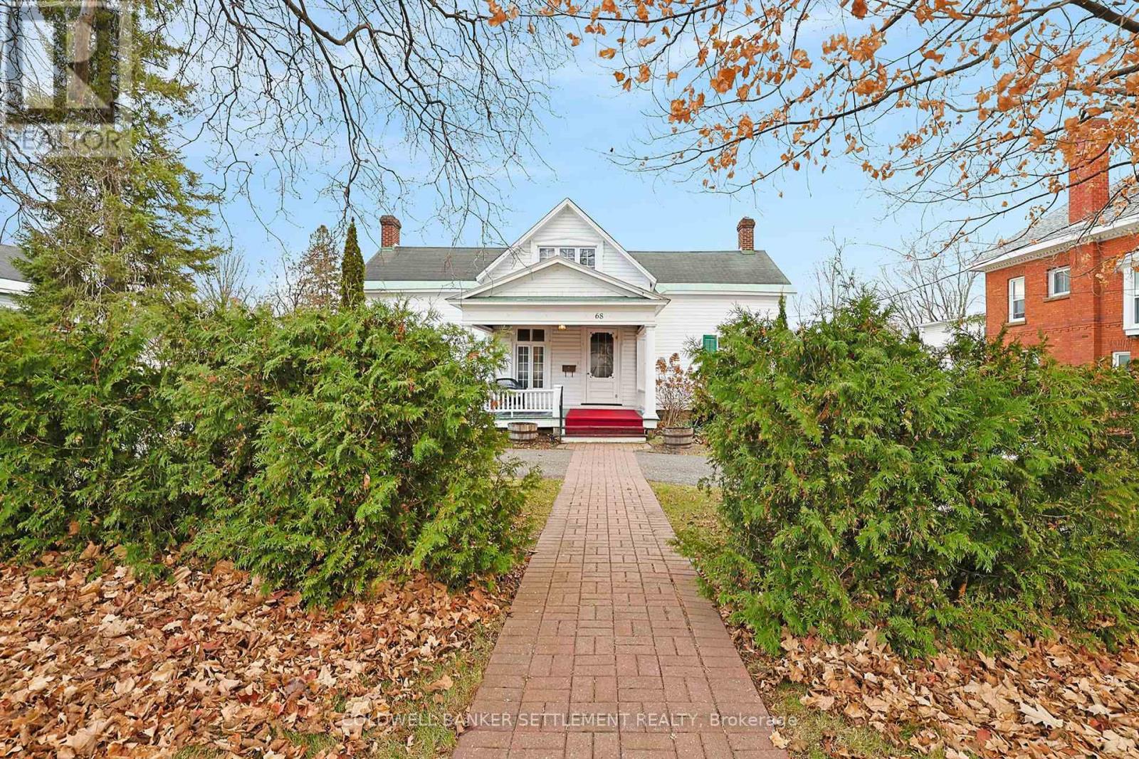 68 Wilson Street W Property Photo 2