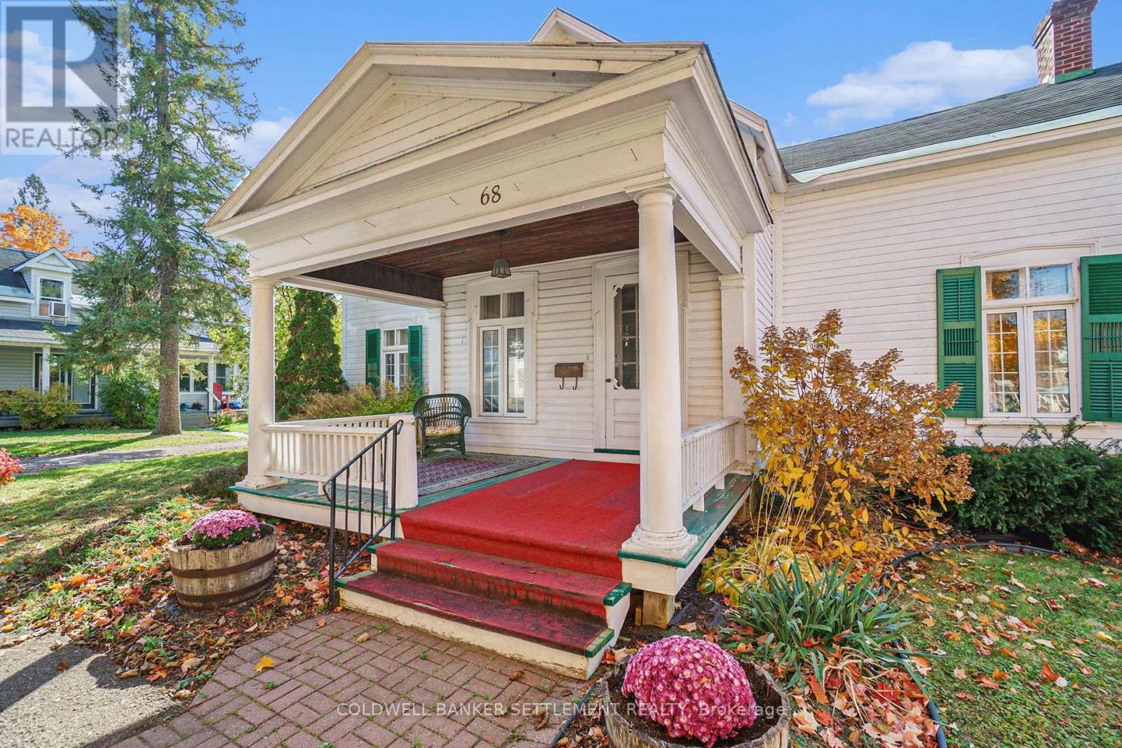 68 Wilson Street W Property Photo 3