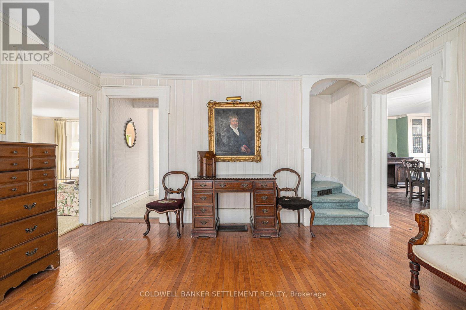 68 Wilson Street W Property Photo 10