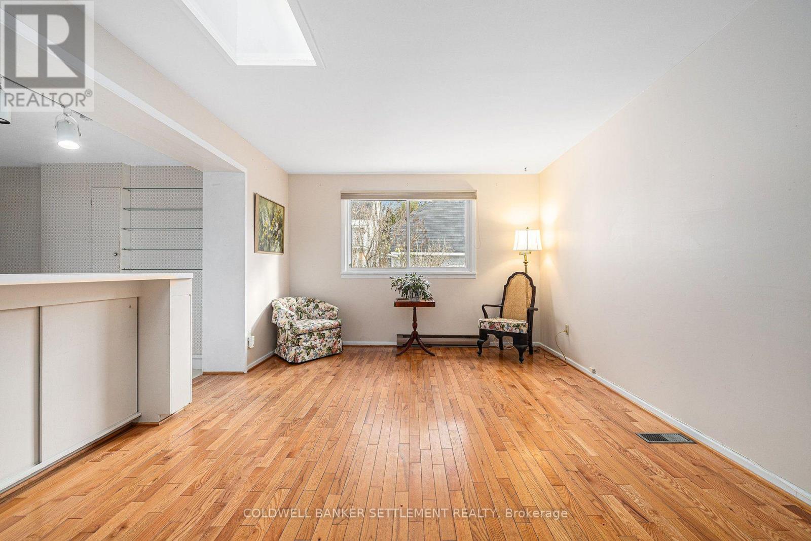 68 Wilson Street W Property Photo 22